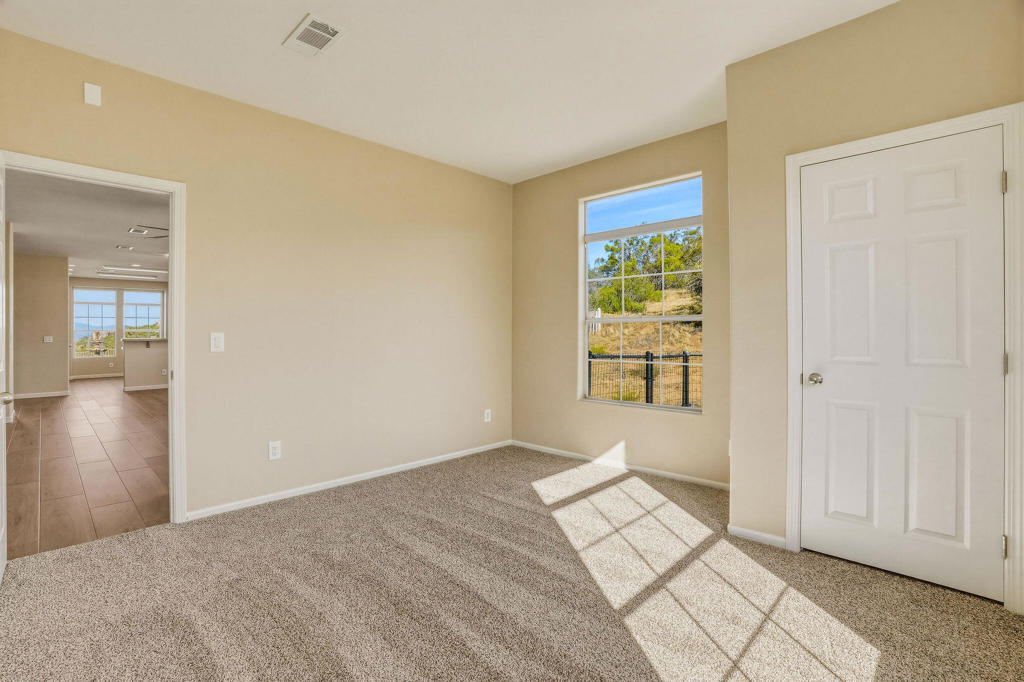 42974 Rolling Hills Drive Property Photo 15