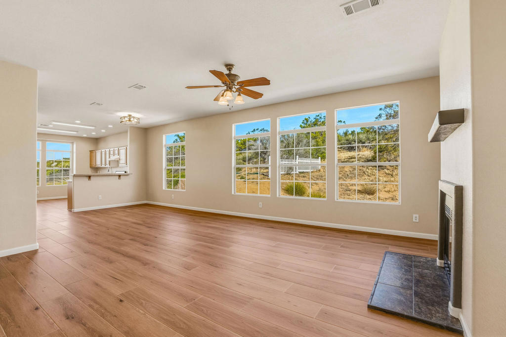 42974 Rolling Hills Drive Property Photo 16