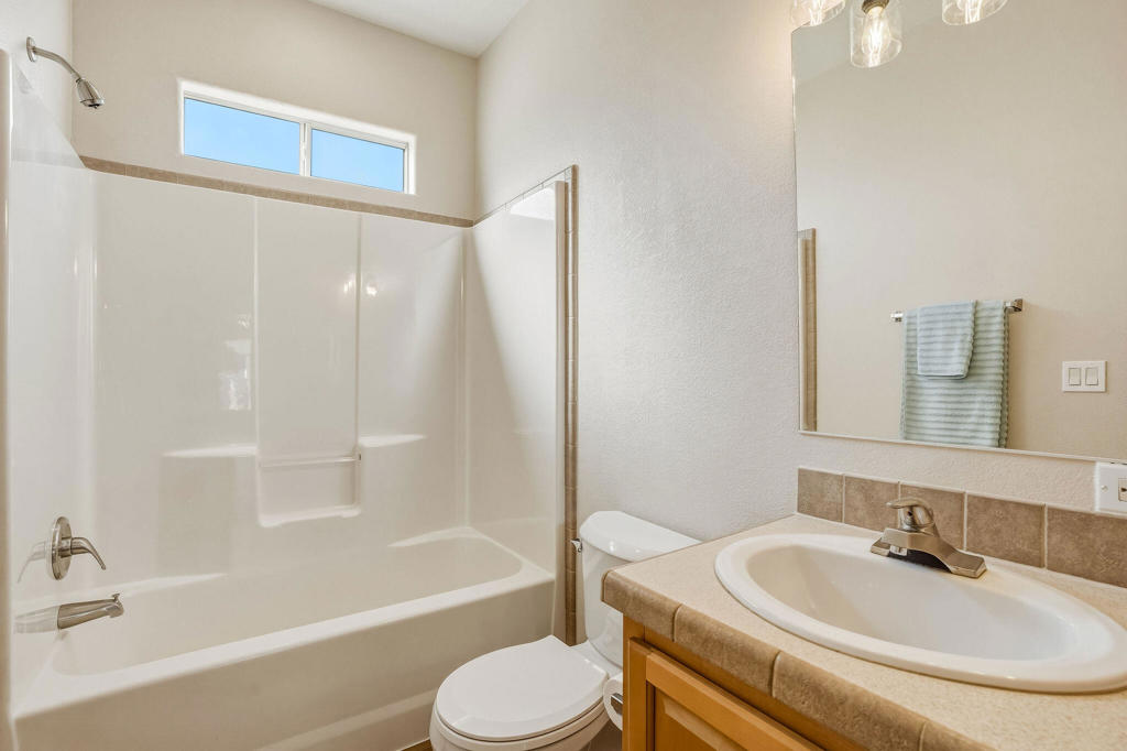 42974 Rolling Hills Drive Property Photo 26