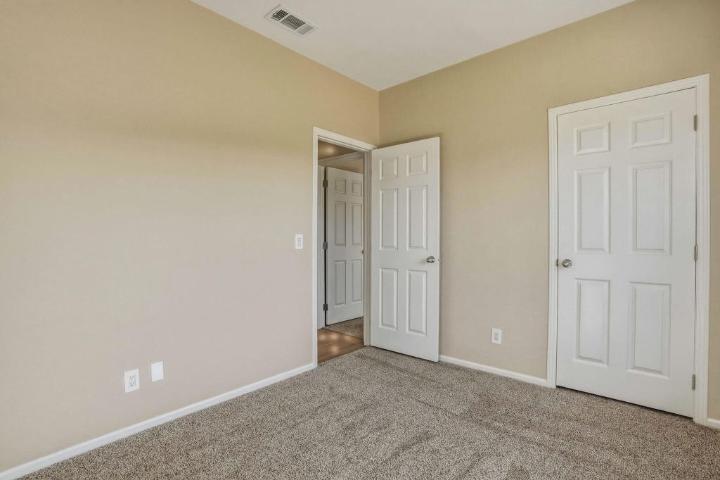 42974 Rolling Hills Drive Property Photo 28