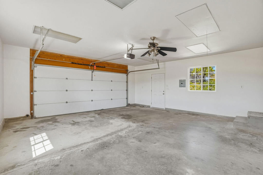 42974 Rolling Hills Drive Property Photo 32
