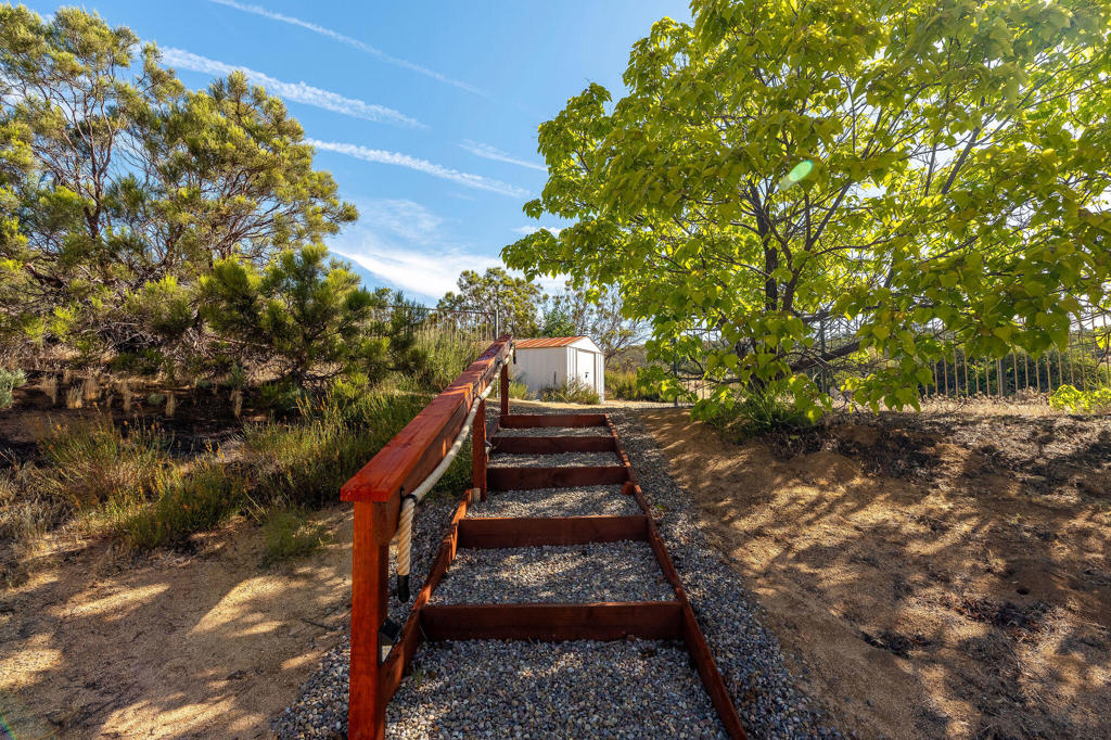 42974 Rolling Hills Drive Property Photo 37