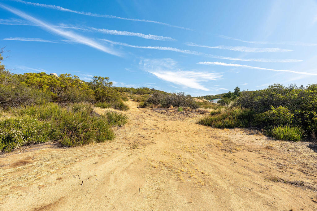 42974 Rolling Hills Drive Property Photo 38