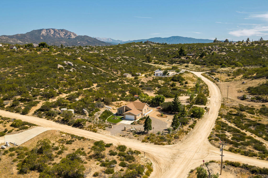 42974 Rolling Hills Drive Property Photo 53