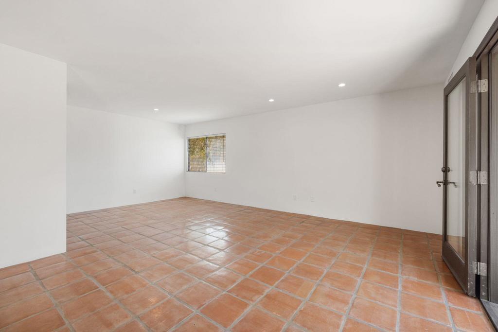 481 N Hermosa Drive Property Photo 13