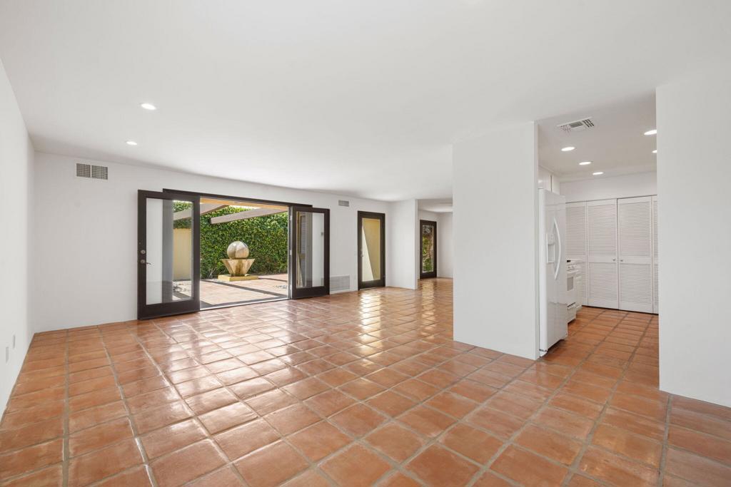 481 N Hermosa Drive Property Photo 17