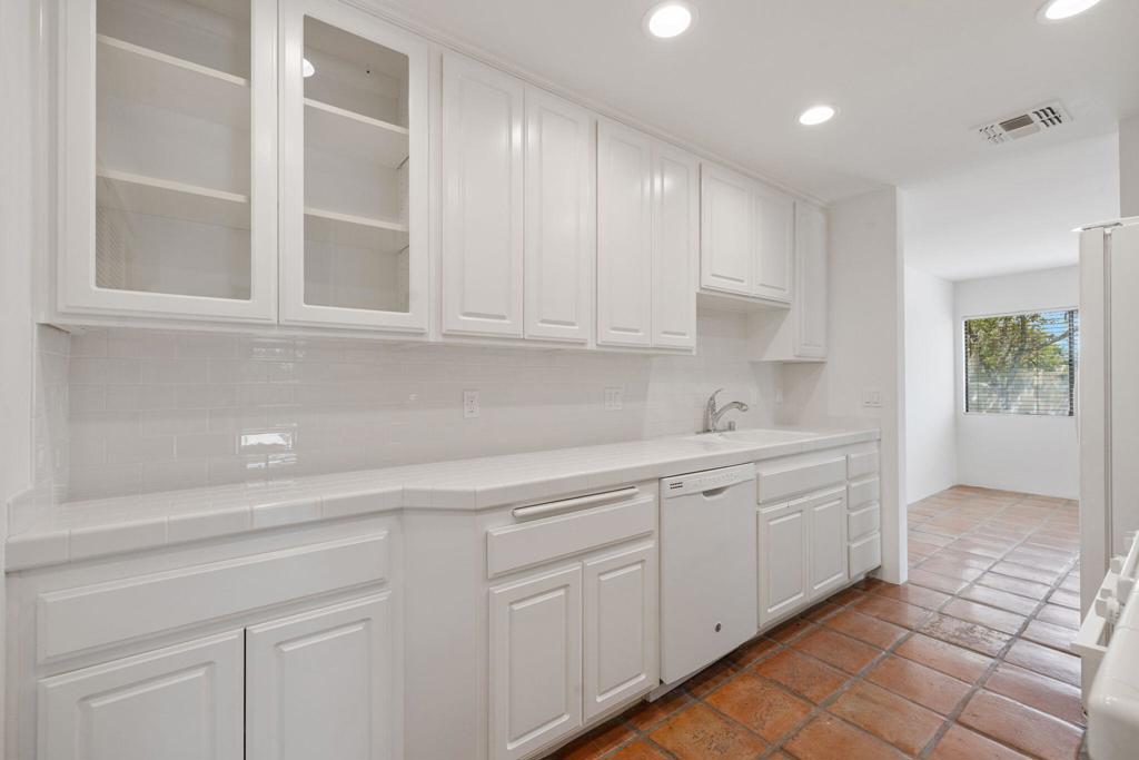 481 N Hermosa Drive Property Photo 19