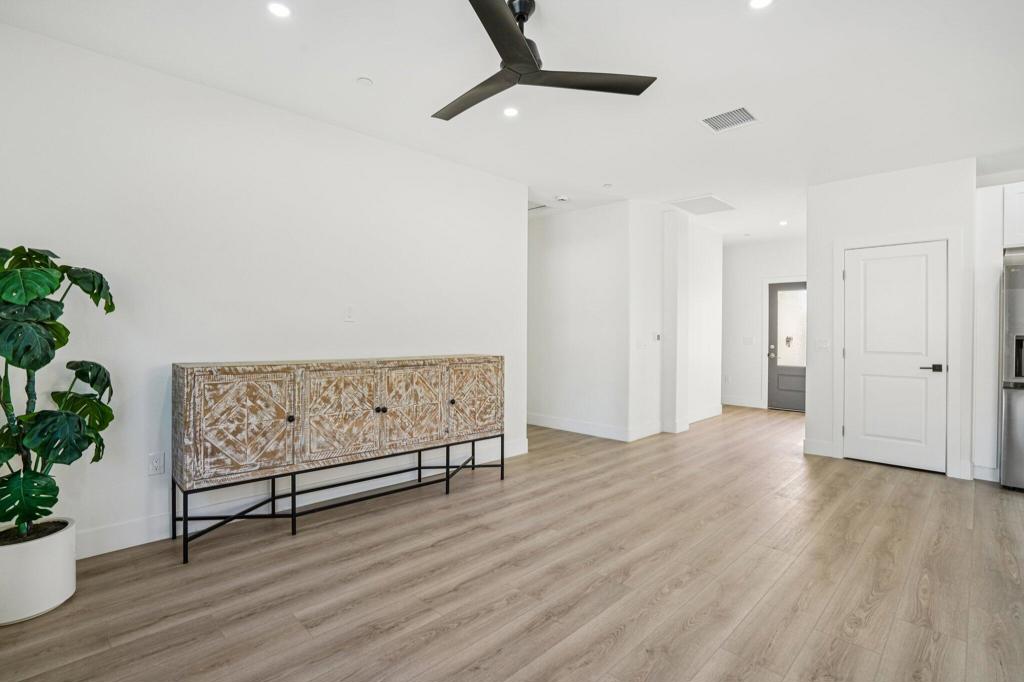 64382 Spyglass Avenue Property Photo 11