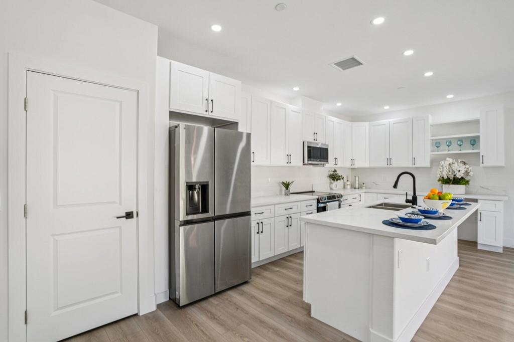 64382 Spyglass Avenue Property Photo 14