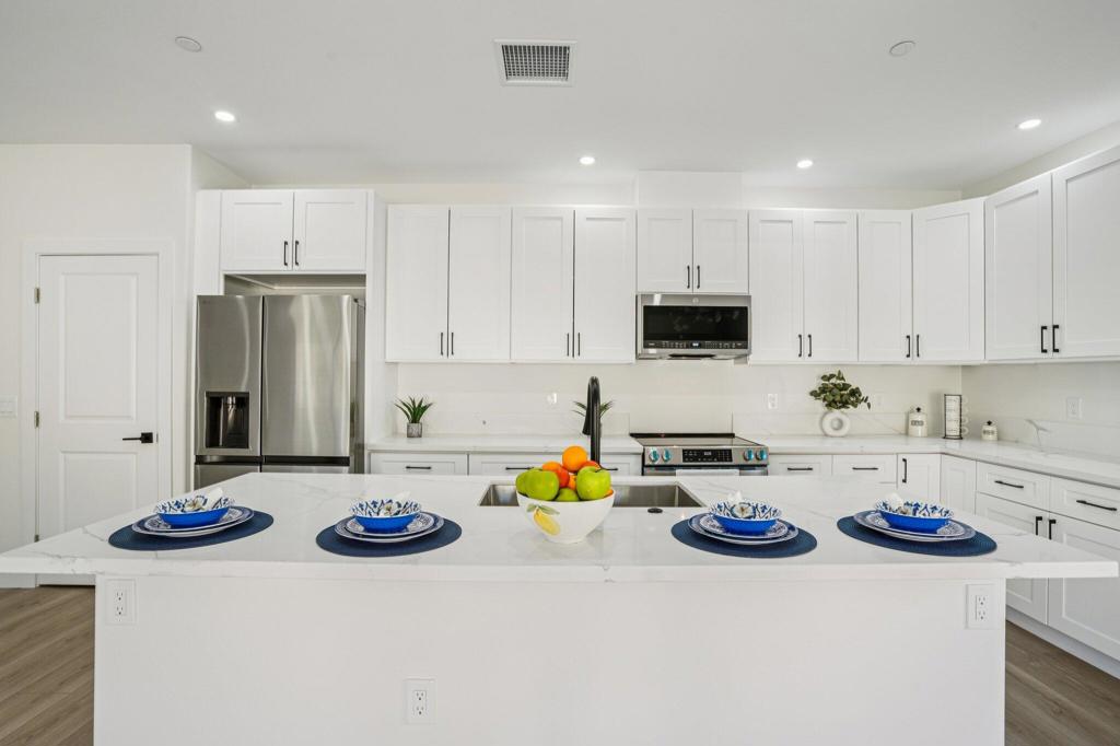 64382 Spyglass Avenue Property Photo 15