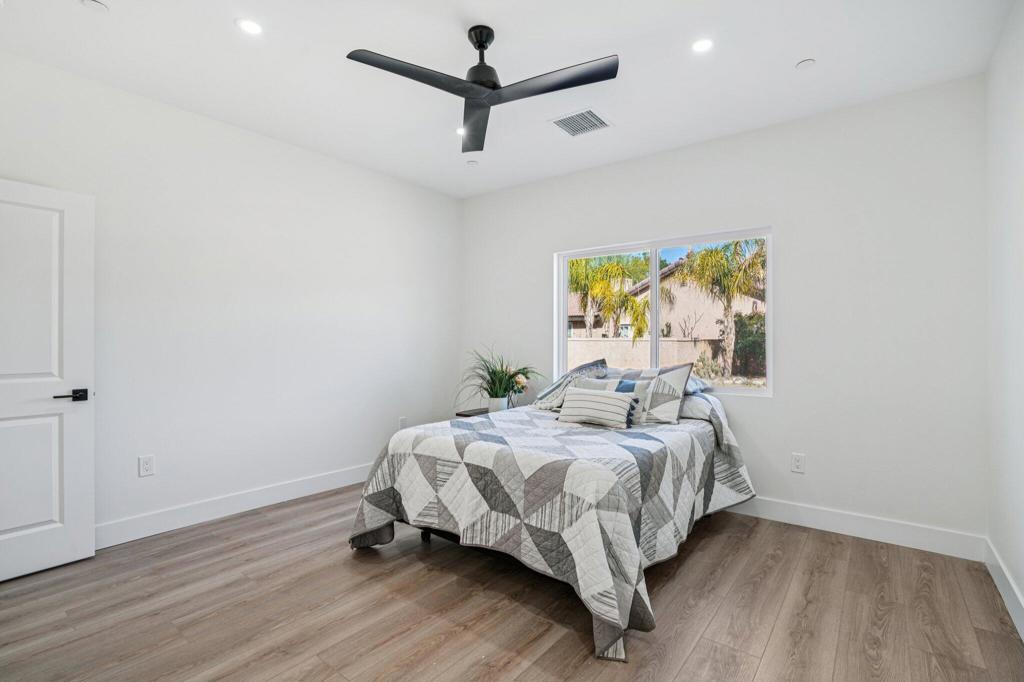 64382 Spyglass Avenue Property Photo 18