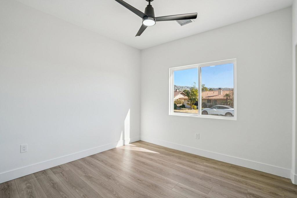 64382 Spyglass Avenue Property Photo 24