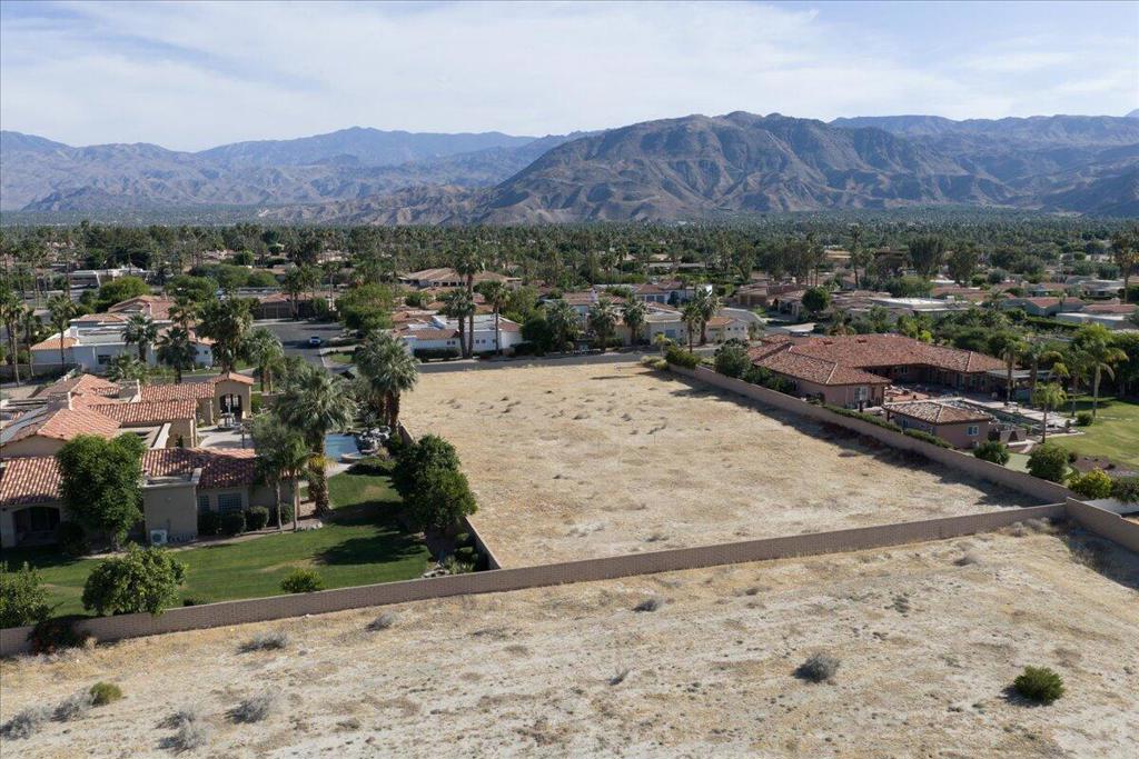 2 Carrera Place Property Photo 2