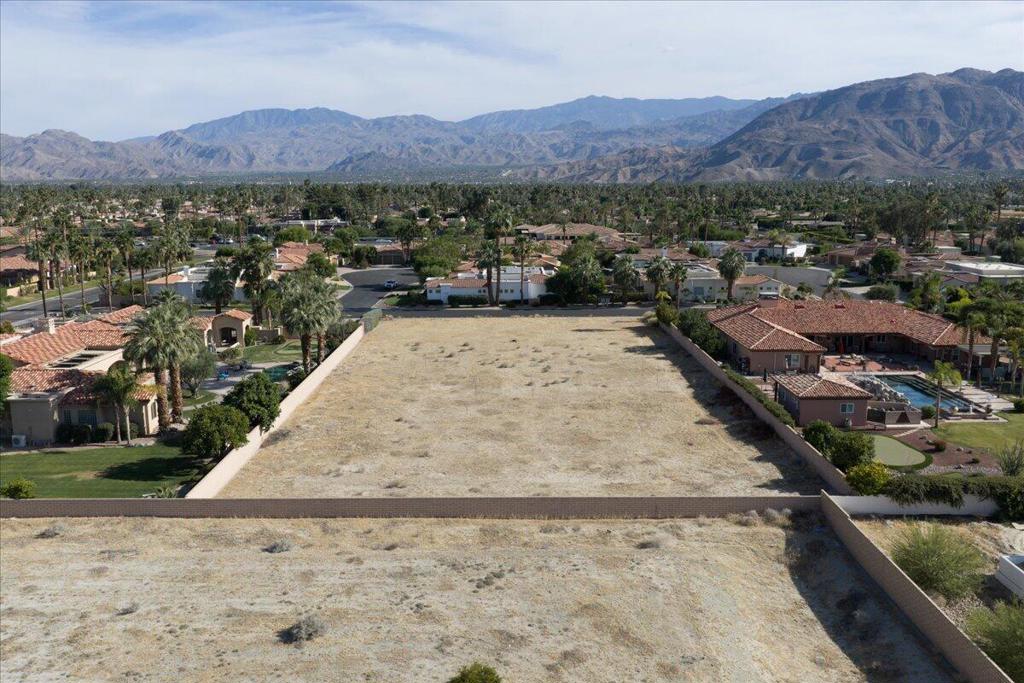 2 Carrera Place Property Photo 3