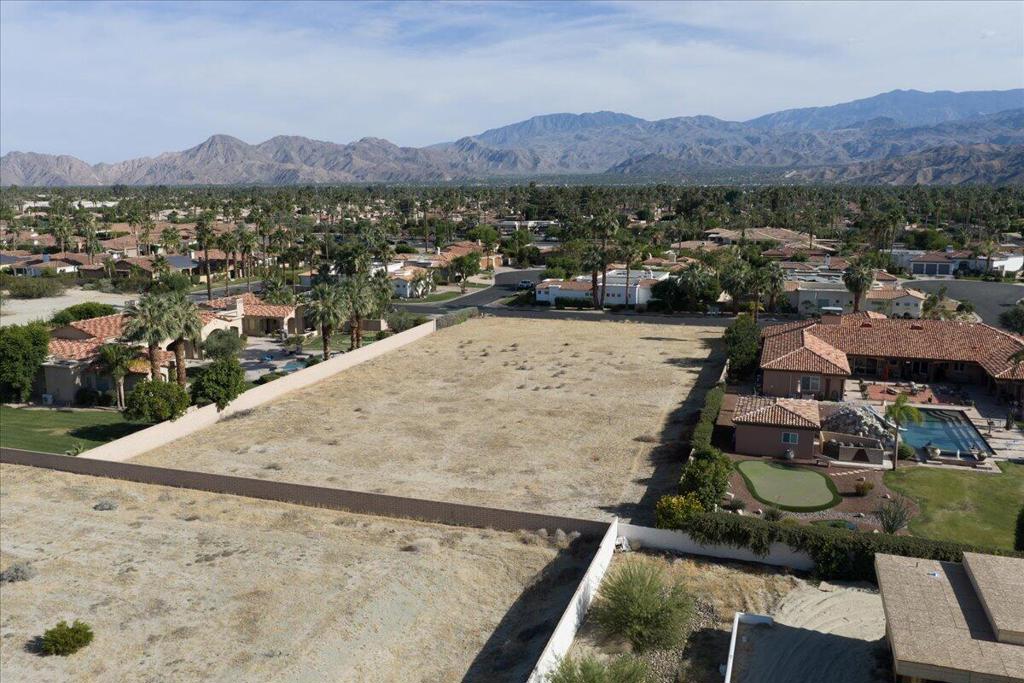 2 Carrera Place Property Photo 4
