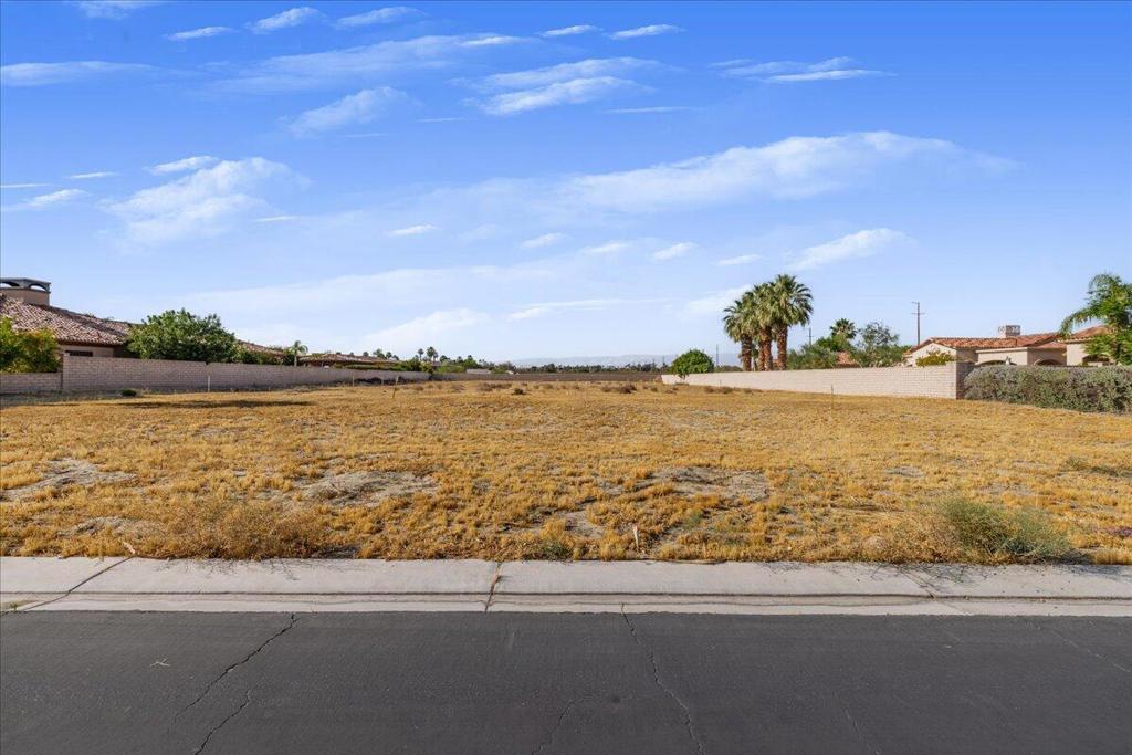 2 Carrera Place Property Photo 15