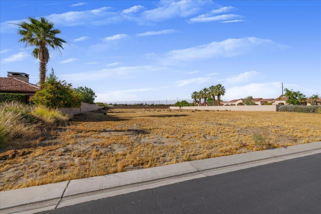 2 Carrera Place Property Photo 16