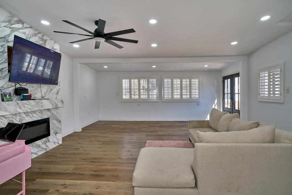 73300 Paradise Avenue Property Photo 4