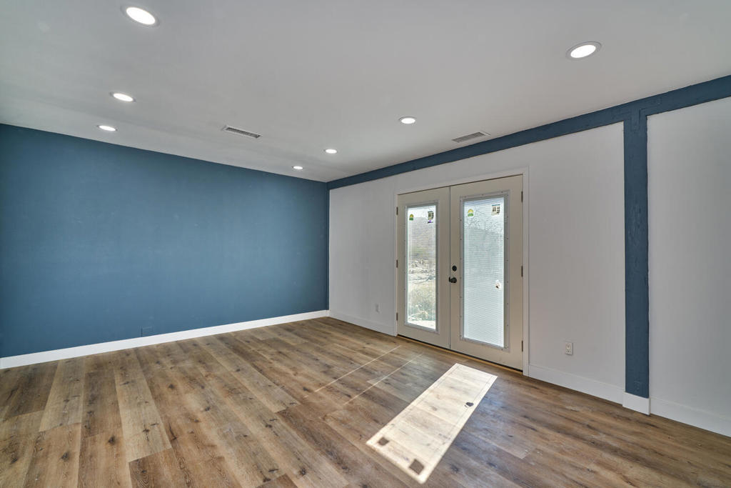 73300 Paradise Avenue Property Photo 9