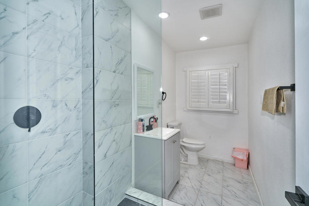 73300 Paradise Avenue Property Photo 17