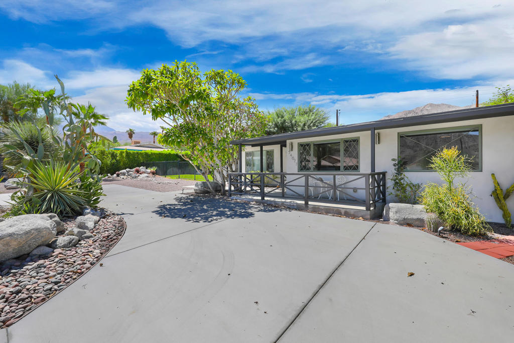 54677 Avenida Diaz Property Photo 3