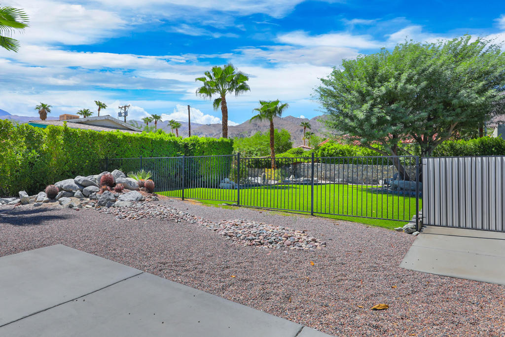54677 Avenida Diaz Property Photo 4