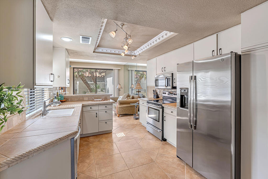 79803 Olympia Fields Property Photo 9