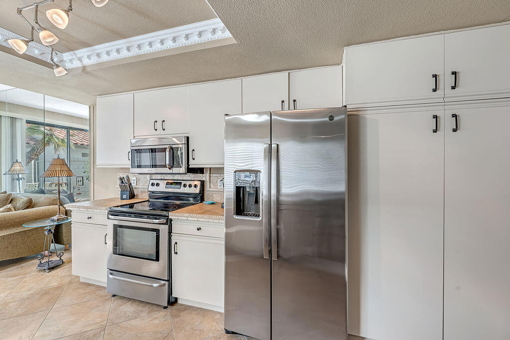 79803 Olympia Fields Property Photo 11
