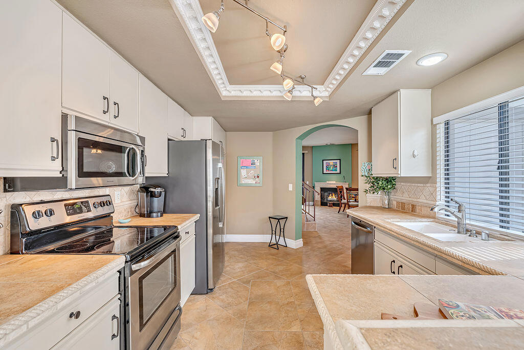 79803 Olympia Fields Property Photo 12