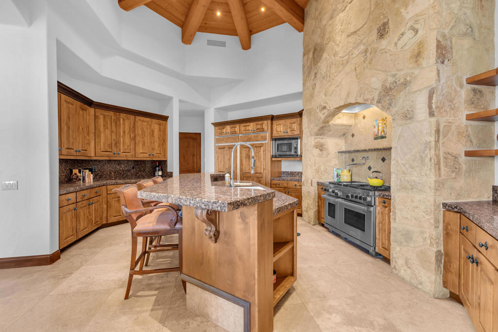 83054 S Bay Drive Property Photo 6