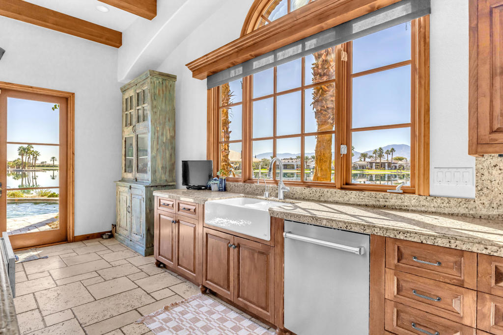 83073 N Shore Drive Property Photo 9