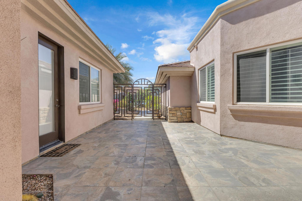 39 Calle Del Norte Property Photo 21