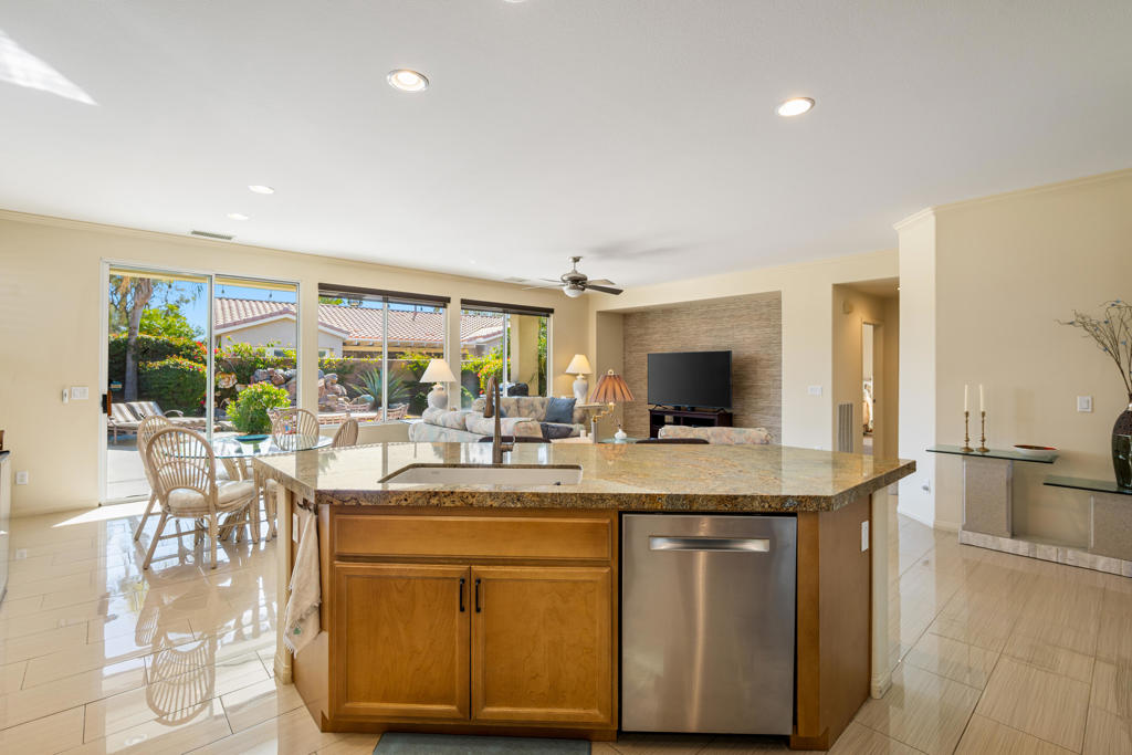 60200 Wishbone Court Property Photo 11