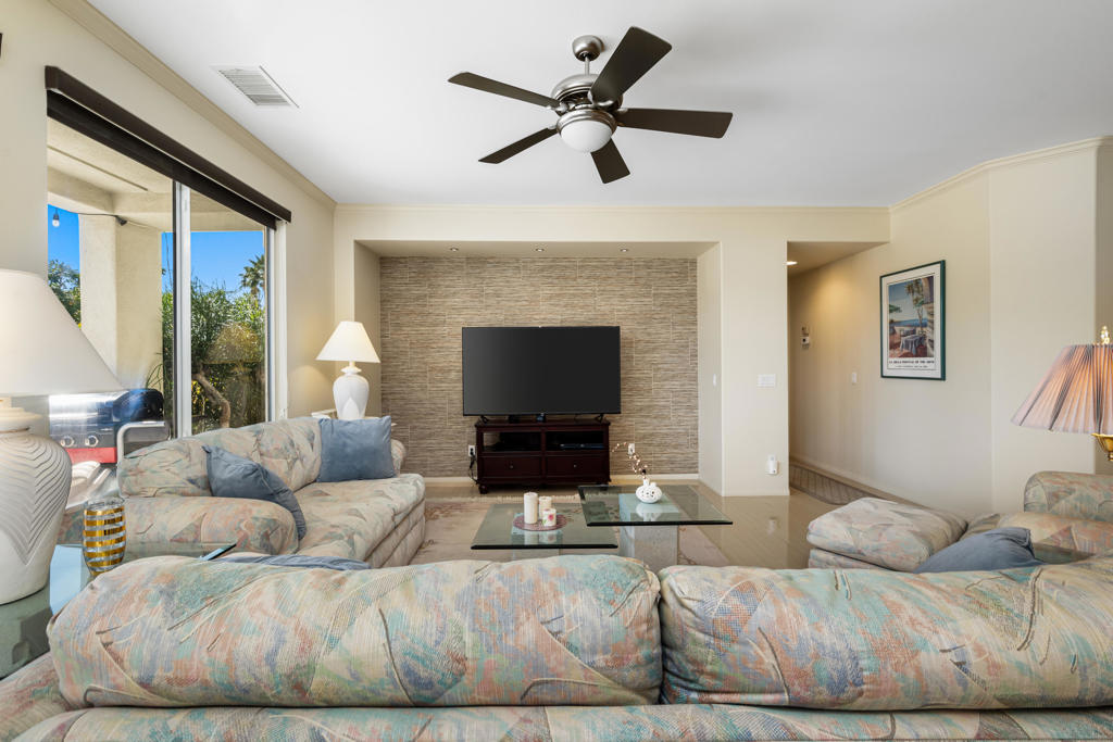 60200 Wishbone Court Property Photo 15