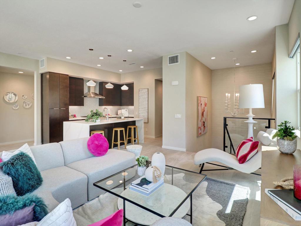 798 Obsidian Loop E Property Photo 1