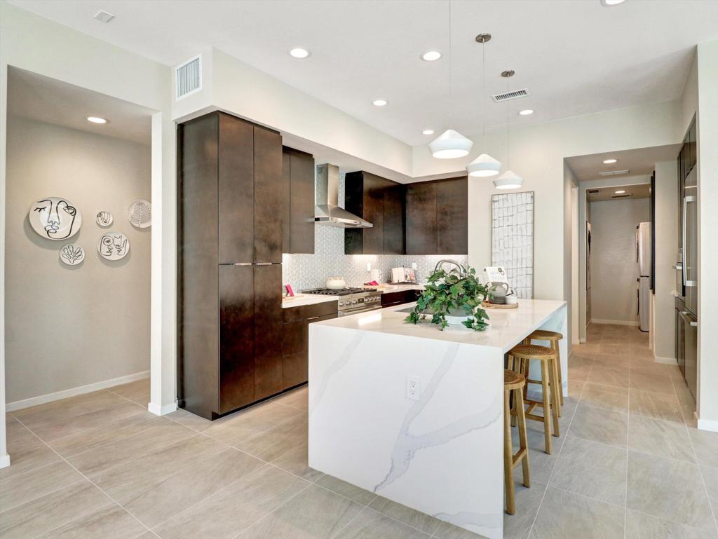798 Obsidian Loop E Property Photo 4