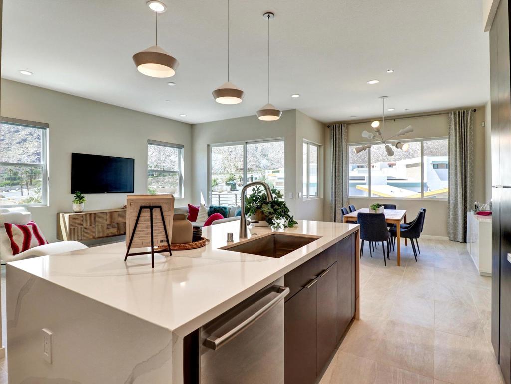 798 Obsidian Loop E Property Photo 12