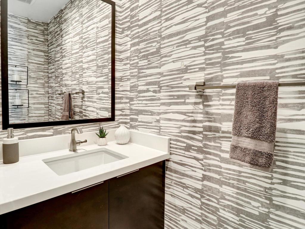 798 Obsidian Loop E Property Photo 16