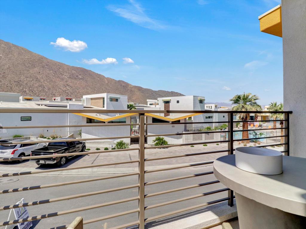 798 Obsidian Loop E Property Photo 35