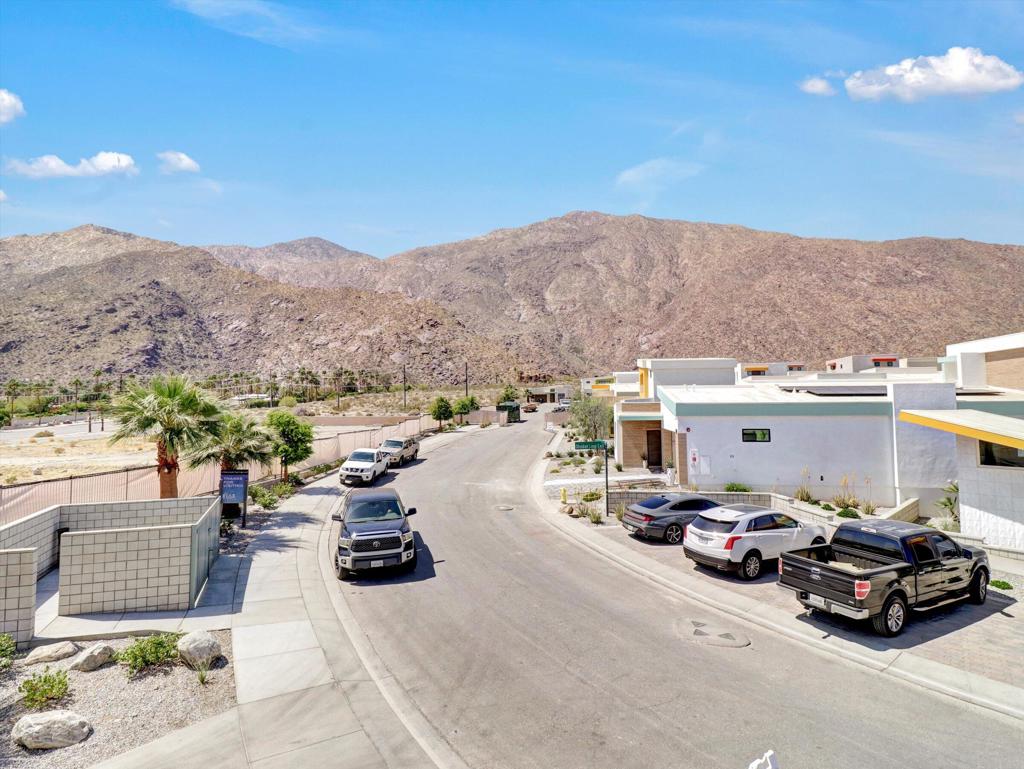 798 Obsidian Loop E Property Photo 36