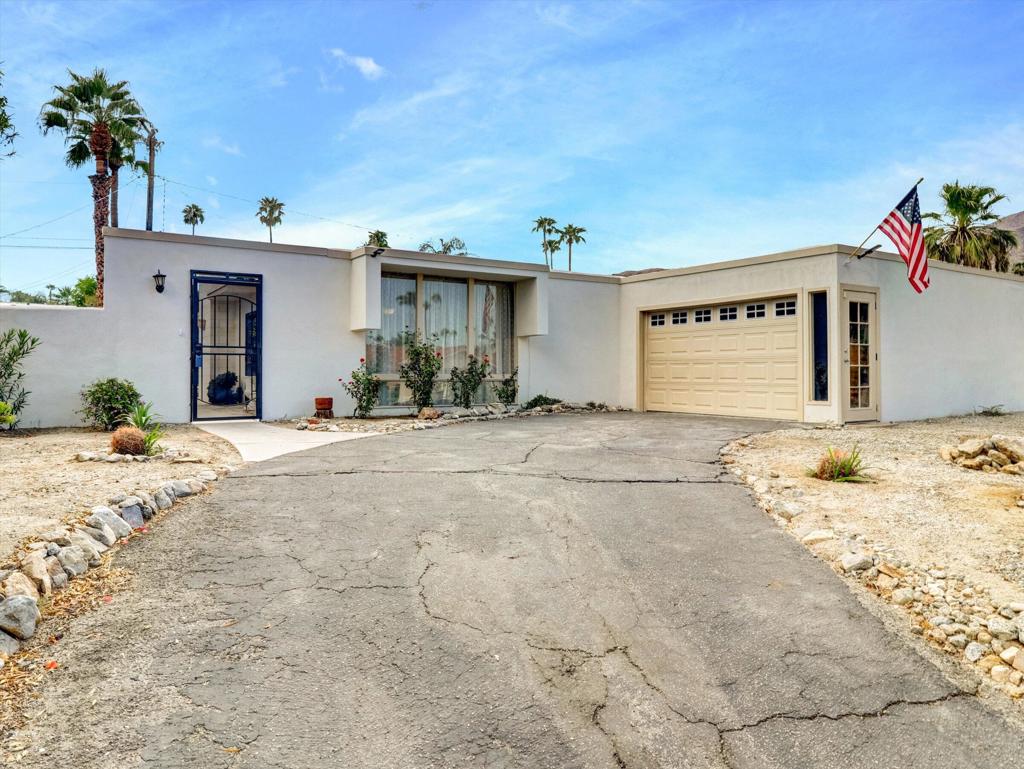 72629 Pitahaya Street Property Photo 3