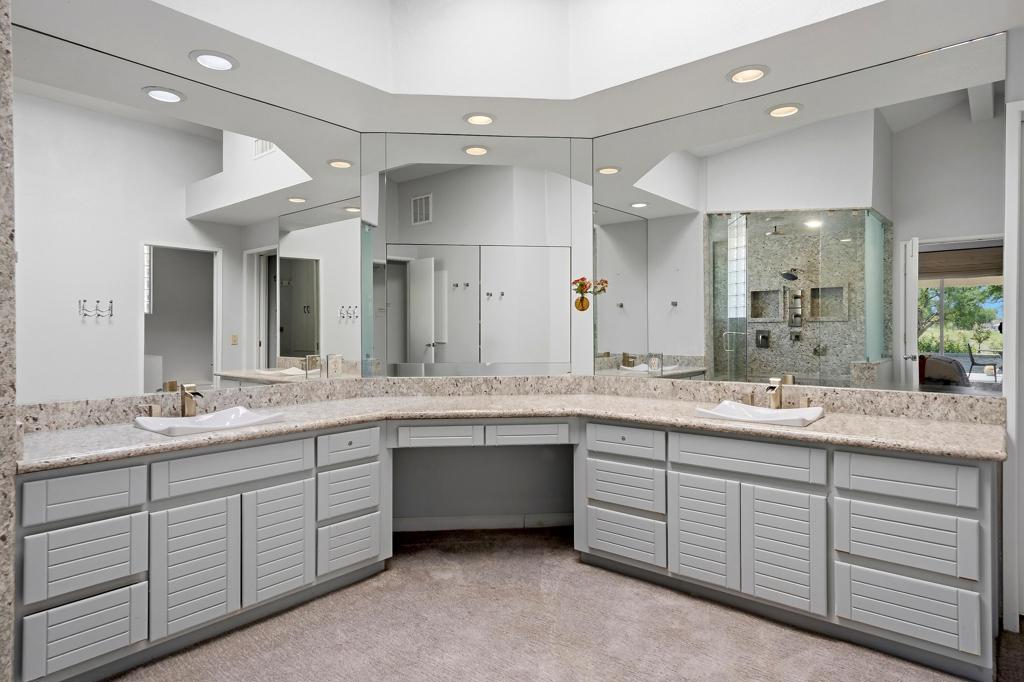 54027 Southern Hills Property Photo 44