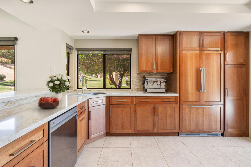 49271 Mariposa Drive Property Photo 4