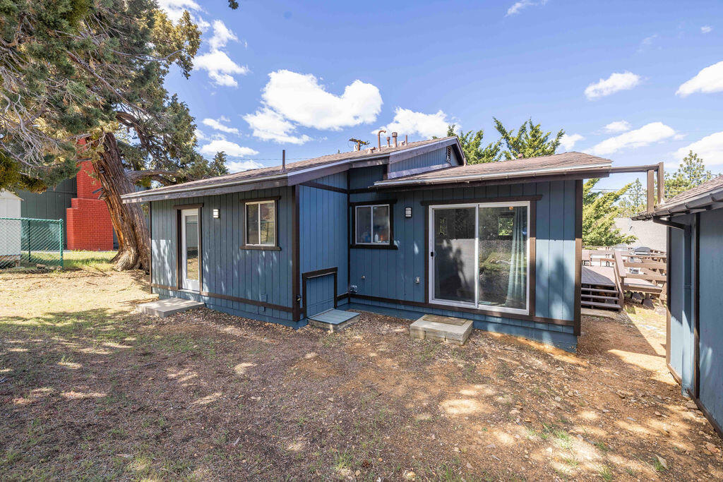643 Villa Grove Avenue Property Photo 23