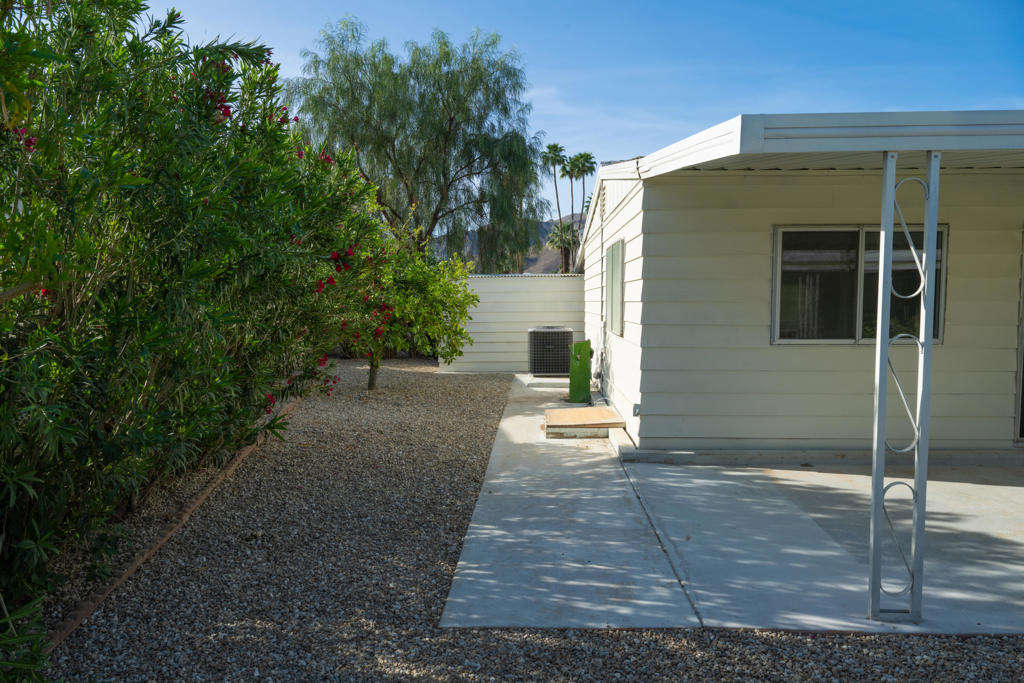 375 Andorra Way Property Photo 17