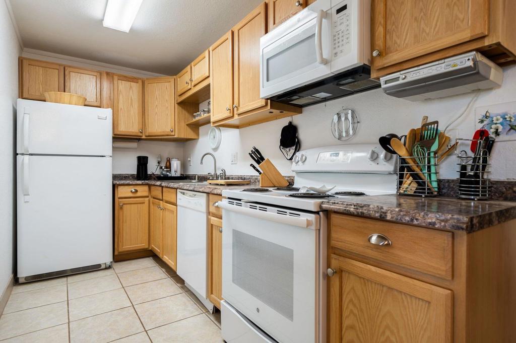 675 N Los Felices Circle W 204 Property Photo 25
