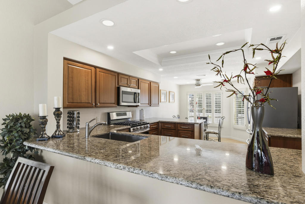 667 Vista Lago Circle N Property Photo 8