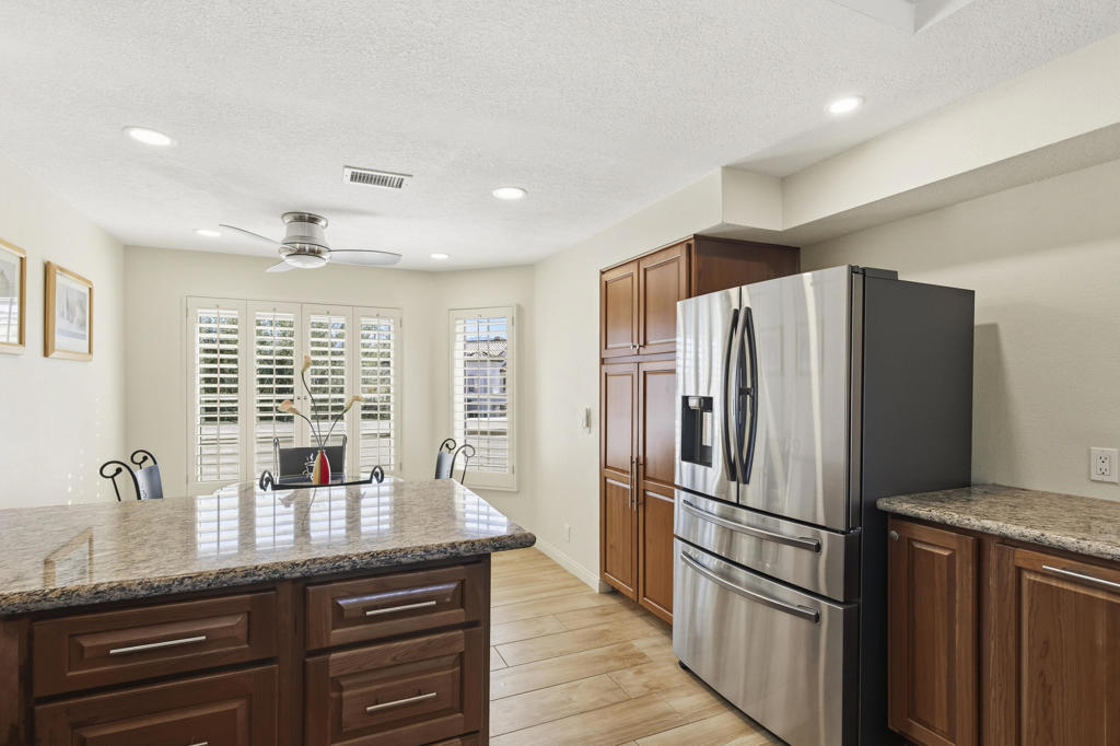 667 Vista Lago Circle N Property Photo 10