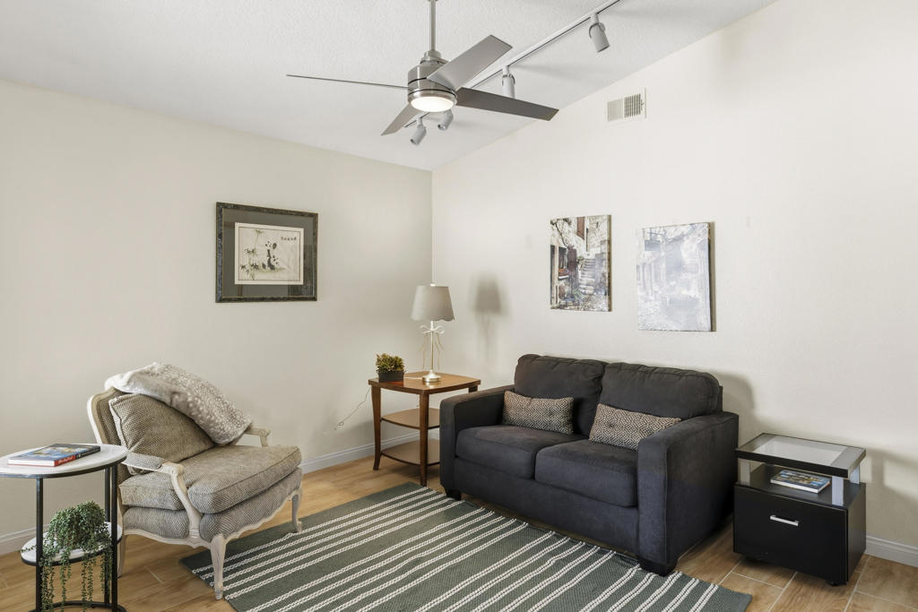 667 Vista Lago Circle N Property Photo 15