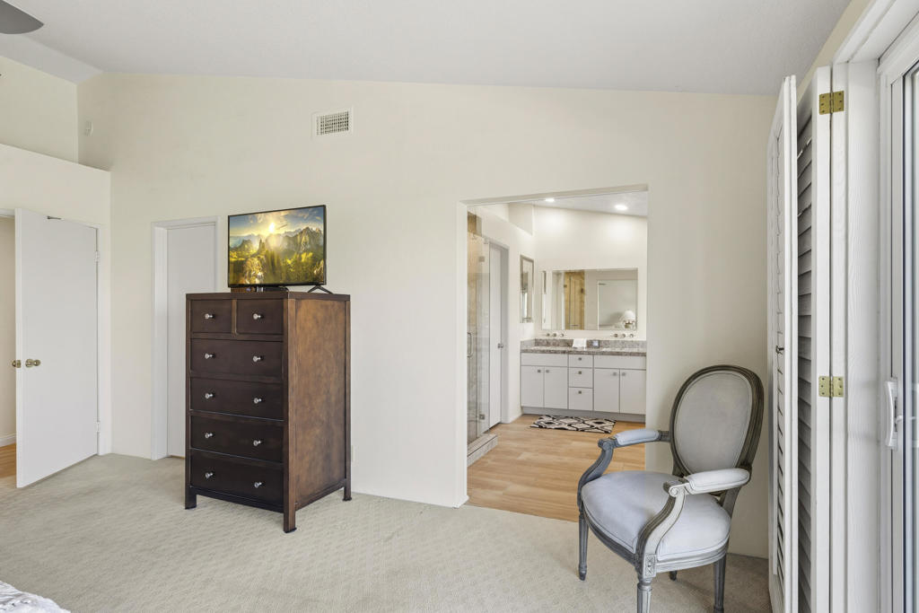667 Vista Lago Circle N Property Photo 20